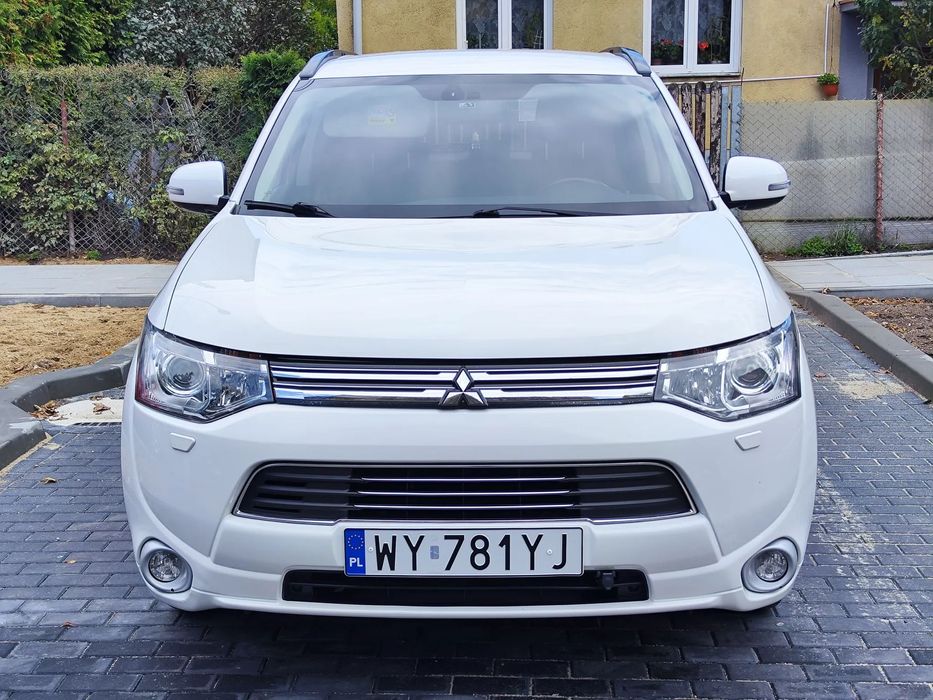 Mitsubishi Outlander Outlander III Phev benzyna hybryda plug-in Hak serwis ASO