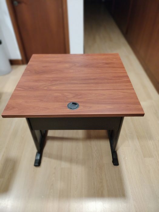 Mesa de apoio de escritório