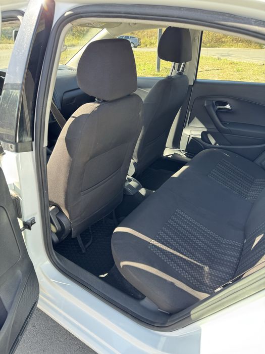 Volkswagen Polo 2015 года выпуска.