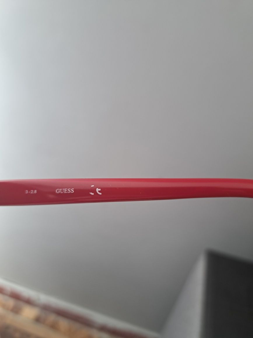 Продам очки Guess