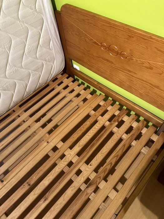 Conjunto Cama + Cabeceira + Cómoda