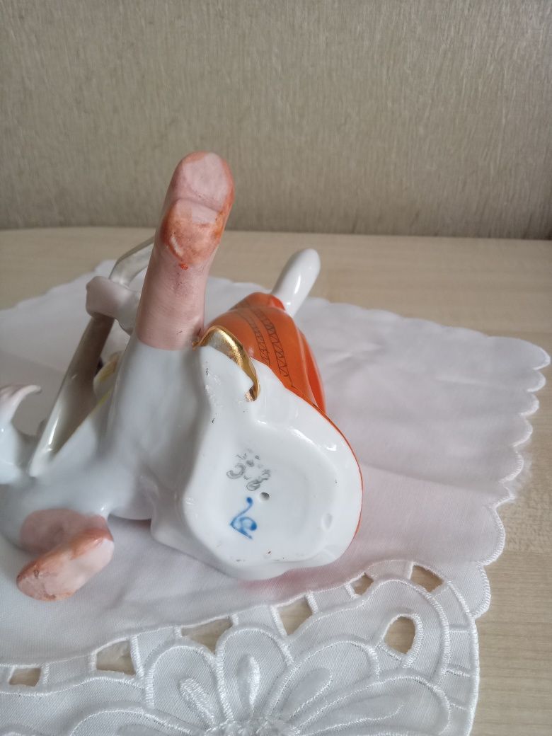 Статуэки фарфор Полонского завода.