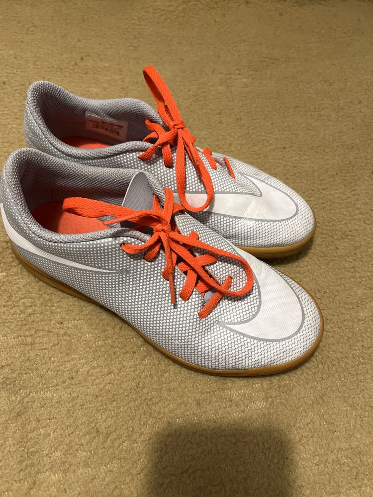 Nike Bravata II IC