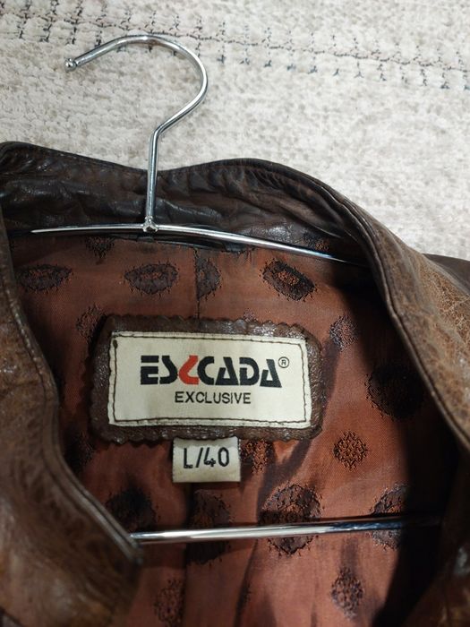 Шкіряна жіноча куртка