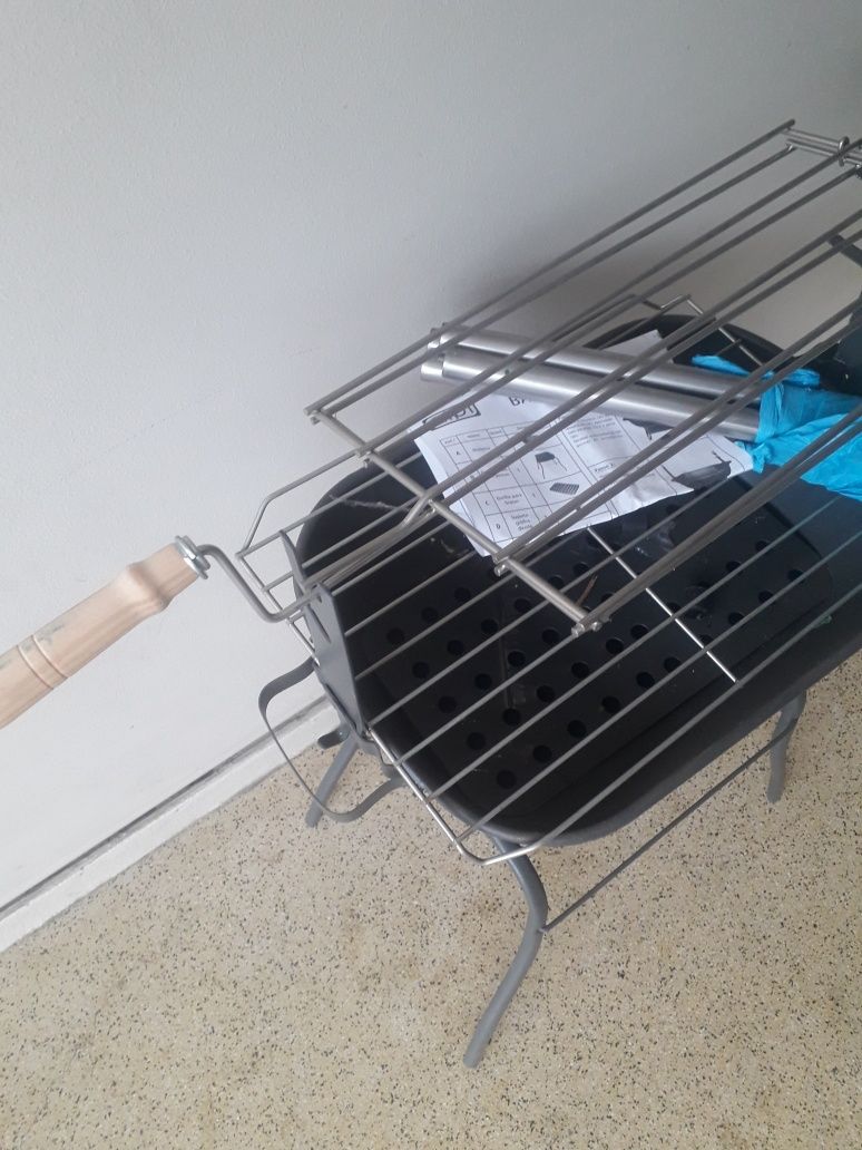 Grelhador / Barbecue completo + caixa de 32 ascendalhas (Ler