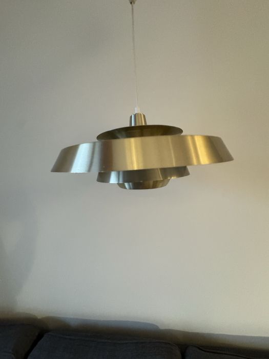 Duńska lampa „nova” zaprojektowana przez Jo Hammerborg dla Fog & Mørup