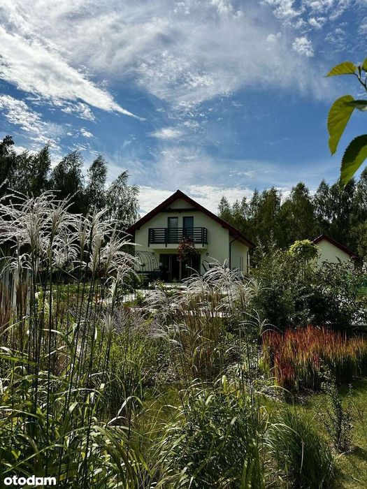 Elegancki dom z ogrodem różanym i domkiem letniskowym,wyjątkowa oferta