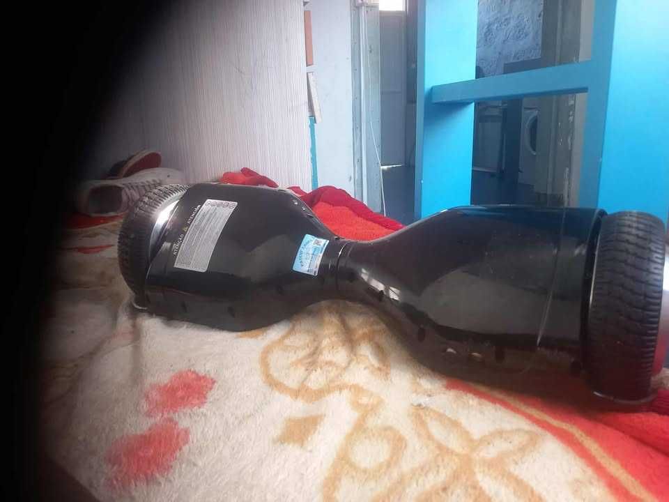 vendo um Hoverboards Elétrico a focionar so nau tenho o carregador.