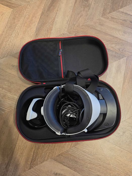 Playstation VR 2 z pokrowcem, stan idealny