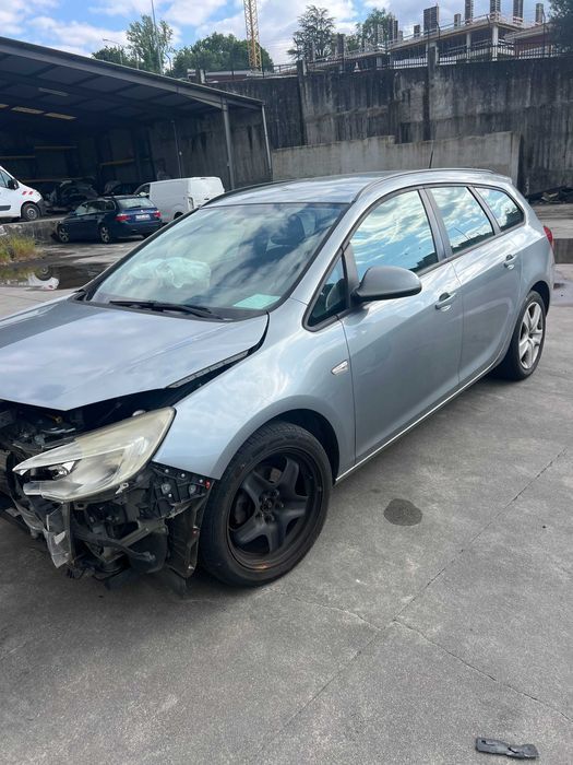 Opel Astra J Sports Tourer 1.3 CDTI de para peças