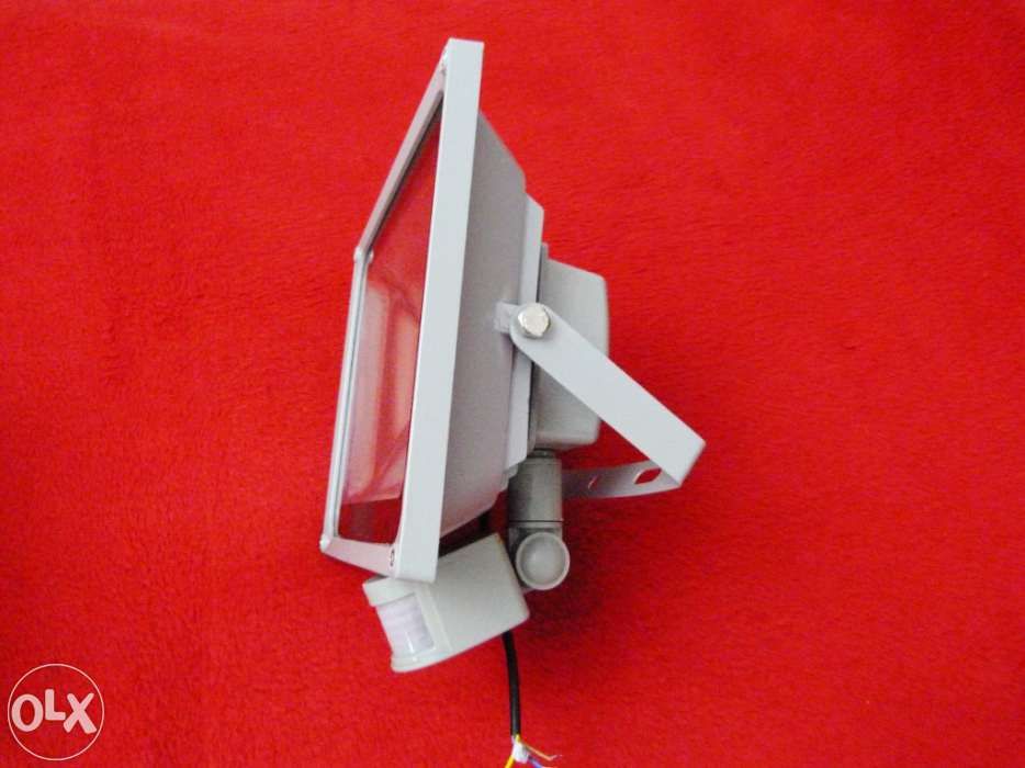 Projetor led 50w - sensor de movimento (novos)