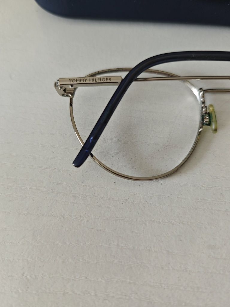 Armação Tommy Hilfiger