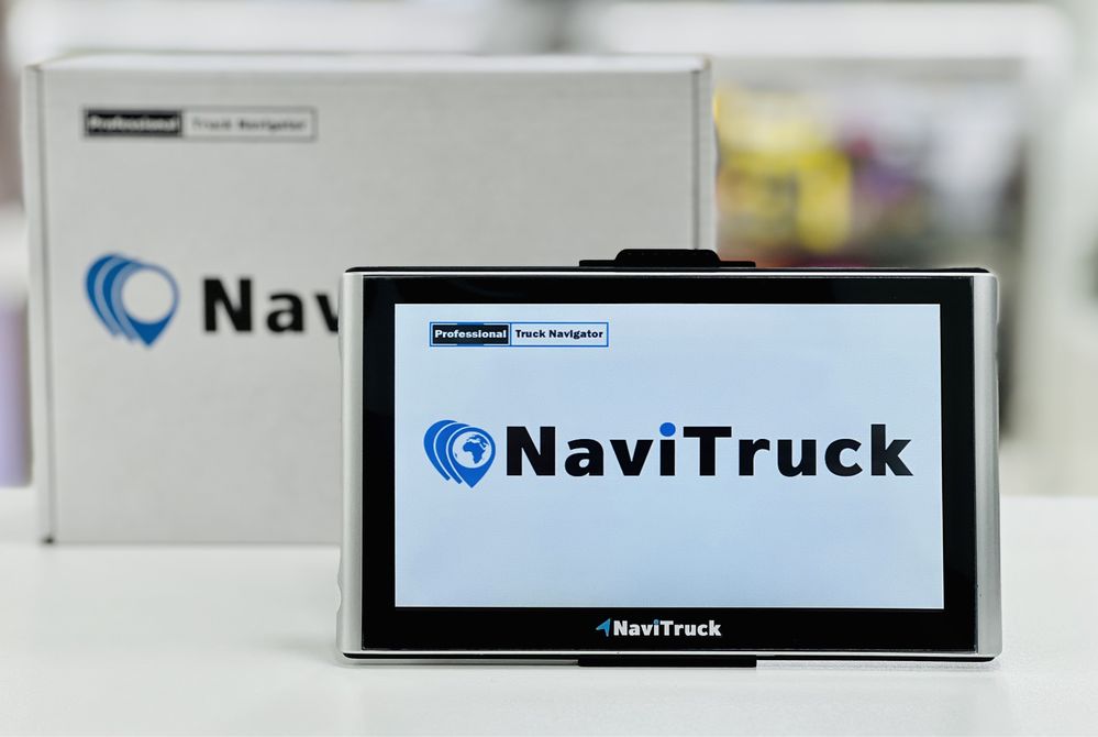 GPS Навигатор 7" навигатор NaviTruck 720 8GB в комплекте IGO PRIMO