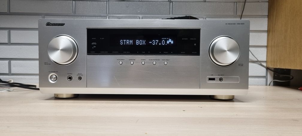 Amplituner PIONEER VSX-831. Bluetooth,HDMI,WIFI