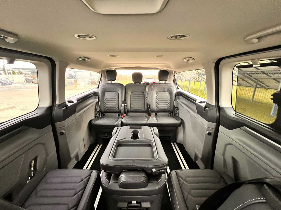 Wynajmę 8-osobowego nowego busa Ford Tourneo Custom - 4x4 hak automat