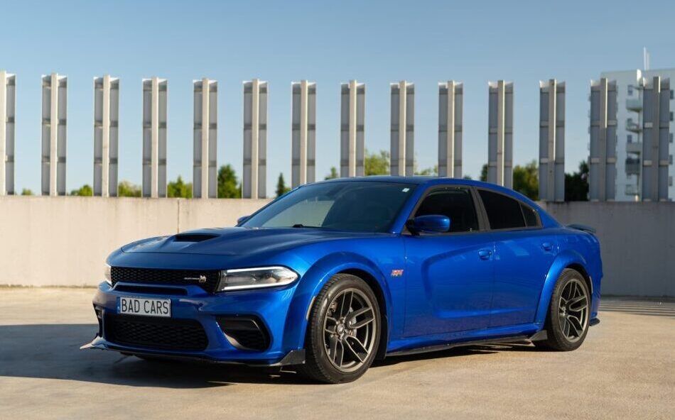 Wynajem Dodge Charger 6.4 V8 - wypożyczalnia samochodów - BEZ KAUCJI.
