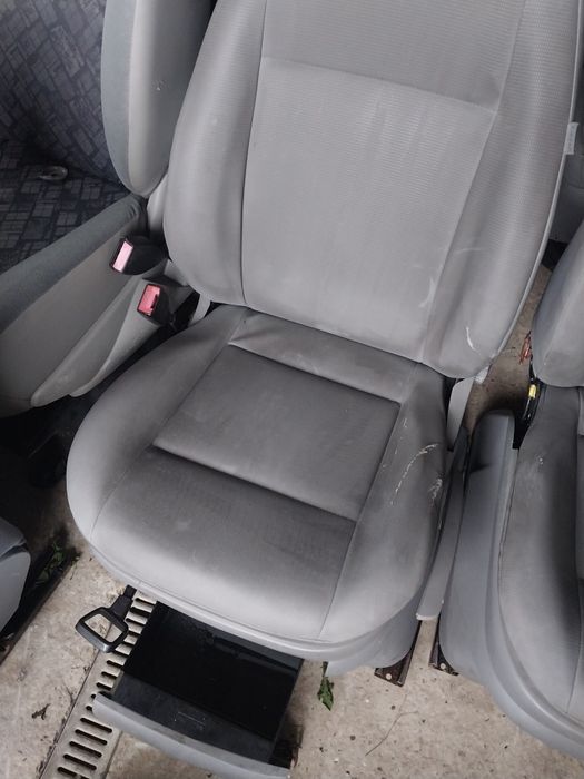 Сидіння крісла Фольцваген Caddi