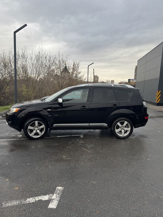Mitsubishi Outlander XL 2.0d 2008 авто для ЗСУ