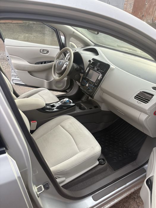 Продам Nissan Leaf 24kw