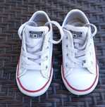 Białe skórzane trampki converse