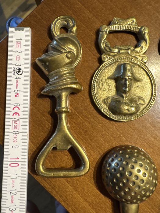 Otwieracze i korkociągi  mosiężne