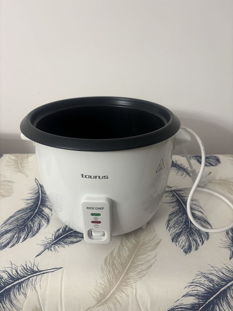 Panela de arroz elétrica Taurus Rice Chef 1.8