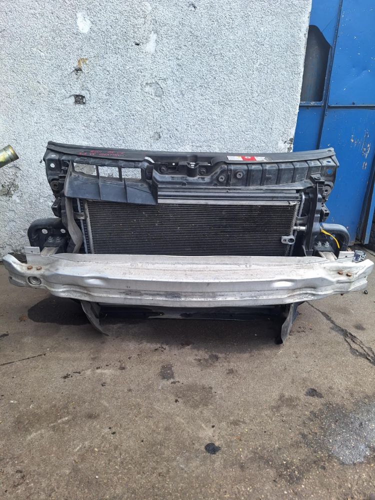 Pas przedni A6 C6 3.2 A6C6 wentylatory chłodnice belka komplet