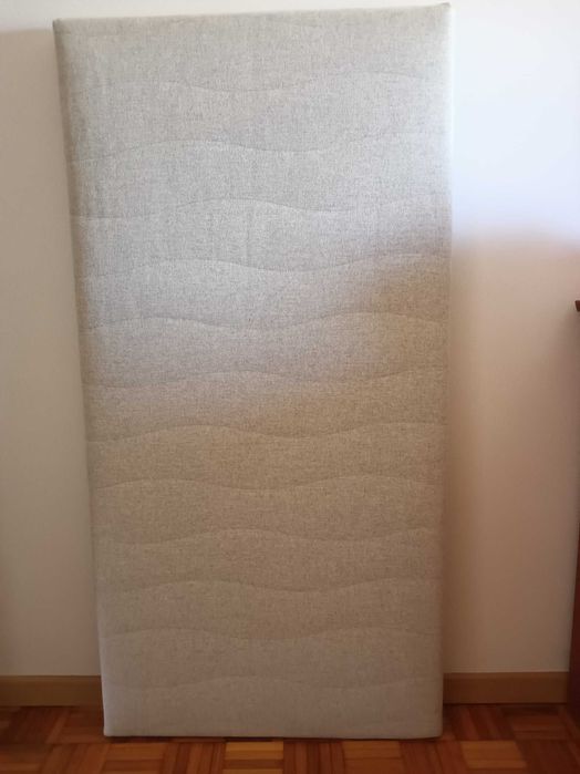 Divisória acústica para secretária/cabeceira de cama