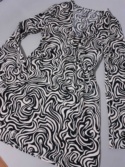 Sukienka rozmiar M motyw zwierzęcy h&m