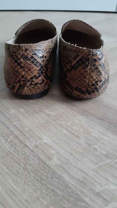 Sapatos/ mocassins rasos com padrão animal