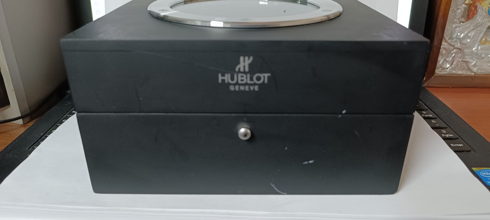 Продам оригинальную коробку для часов HUBLOT