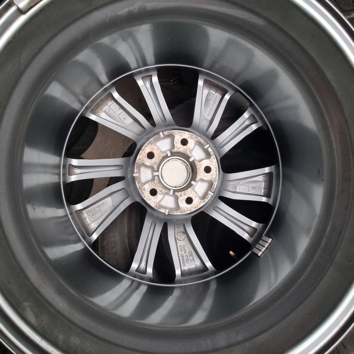 Диски Hyundai R18 5x114.3 7.5j ET49.5 ЦО67.1 оригінал