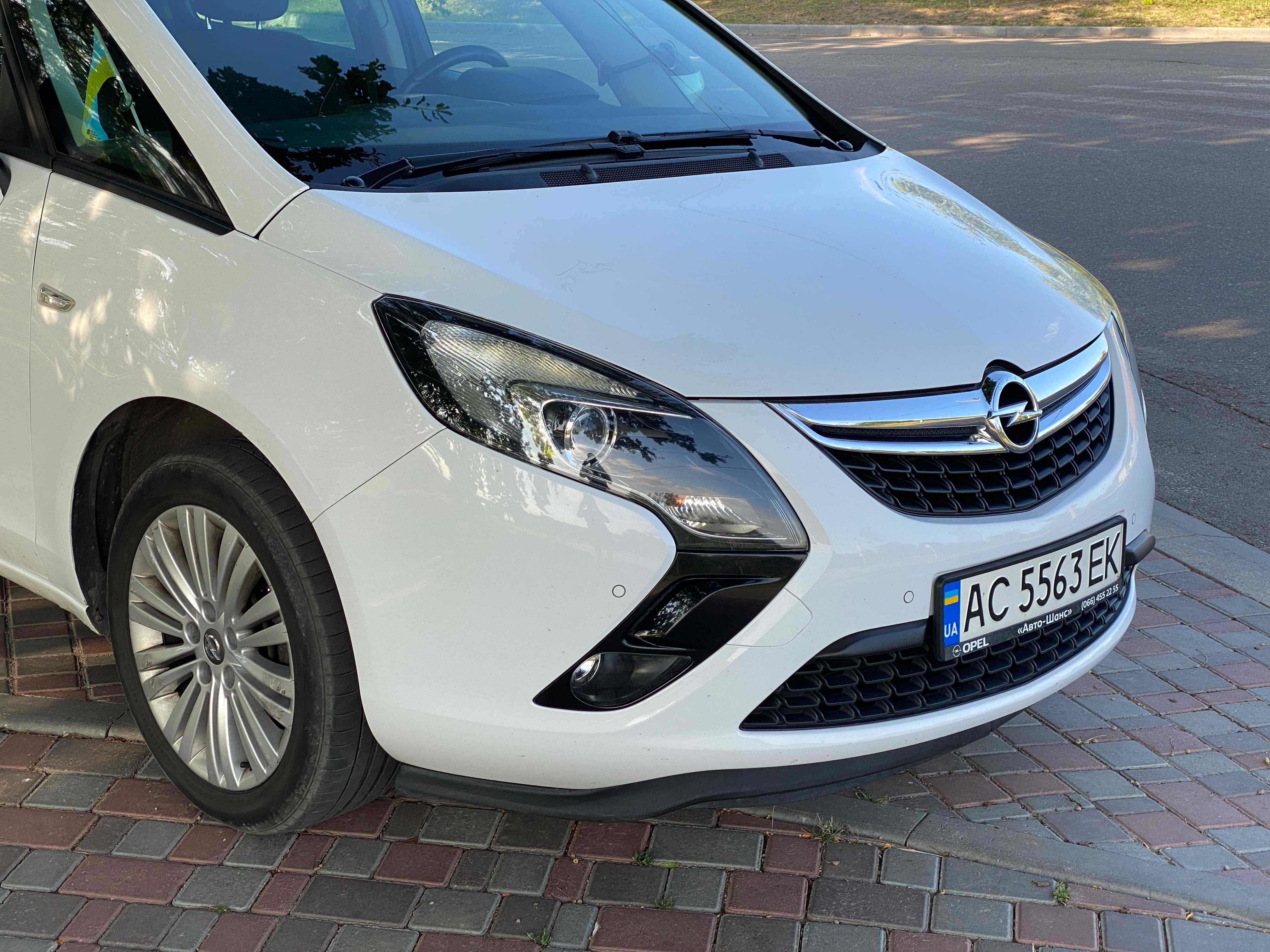 Opel Zafira 2016