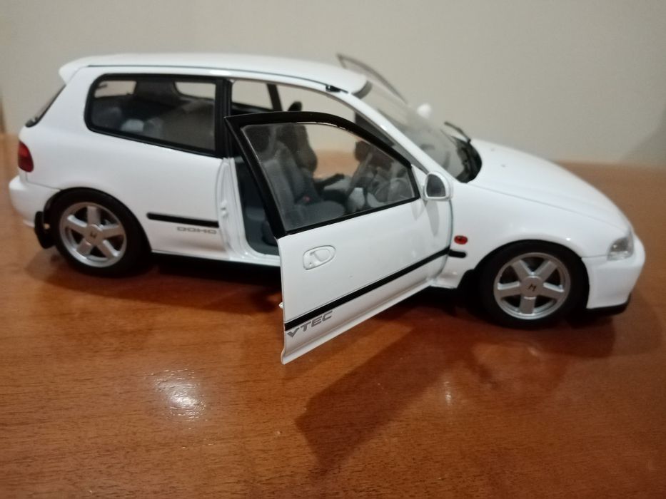 Miniaturas de carros 1.18