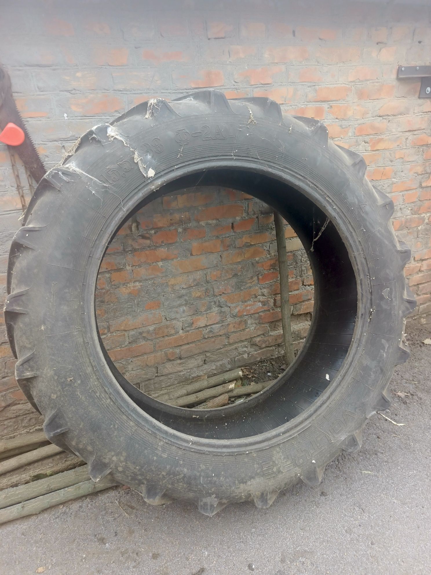 Шини, покришки, колеса на МТЗ, ЮМЗ 15,5-38 VOLTYRE