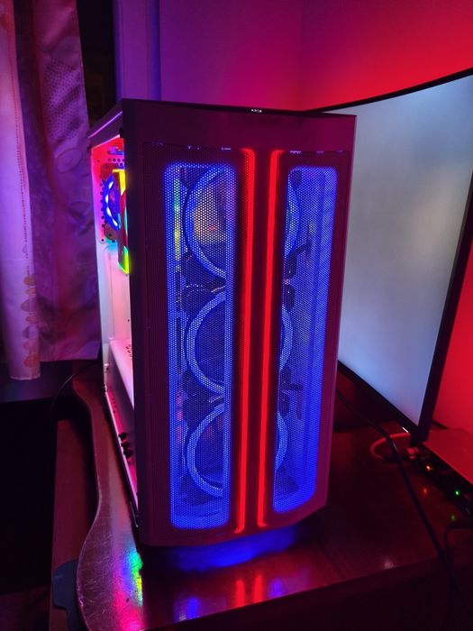 bardzo piękny i wydajny komputer