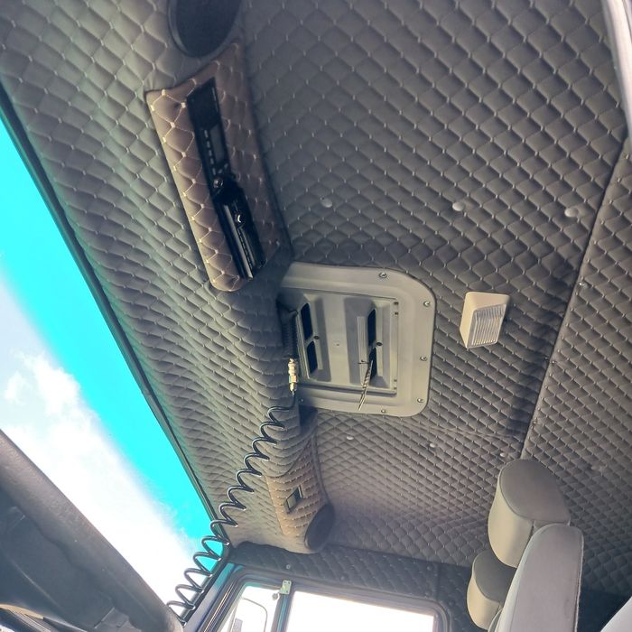 Вантажні автомобілі