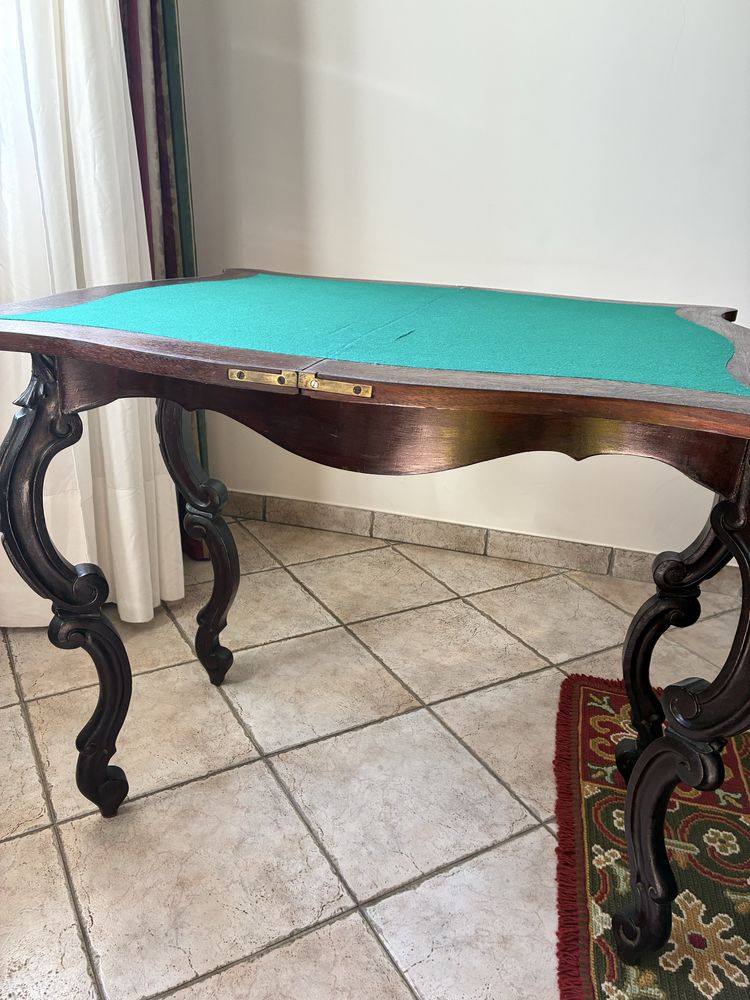 Mesa de jogo antiga