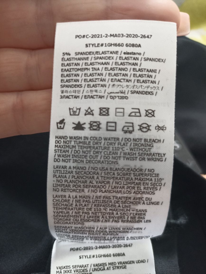 T-shirt czarny złote napisy Guess roz.XS/S
