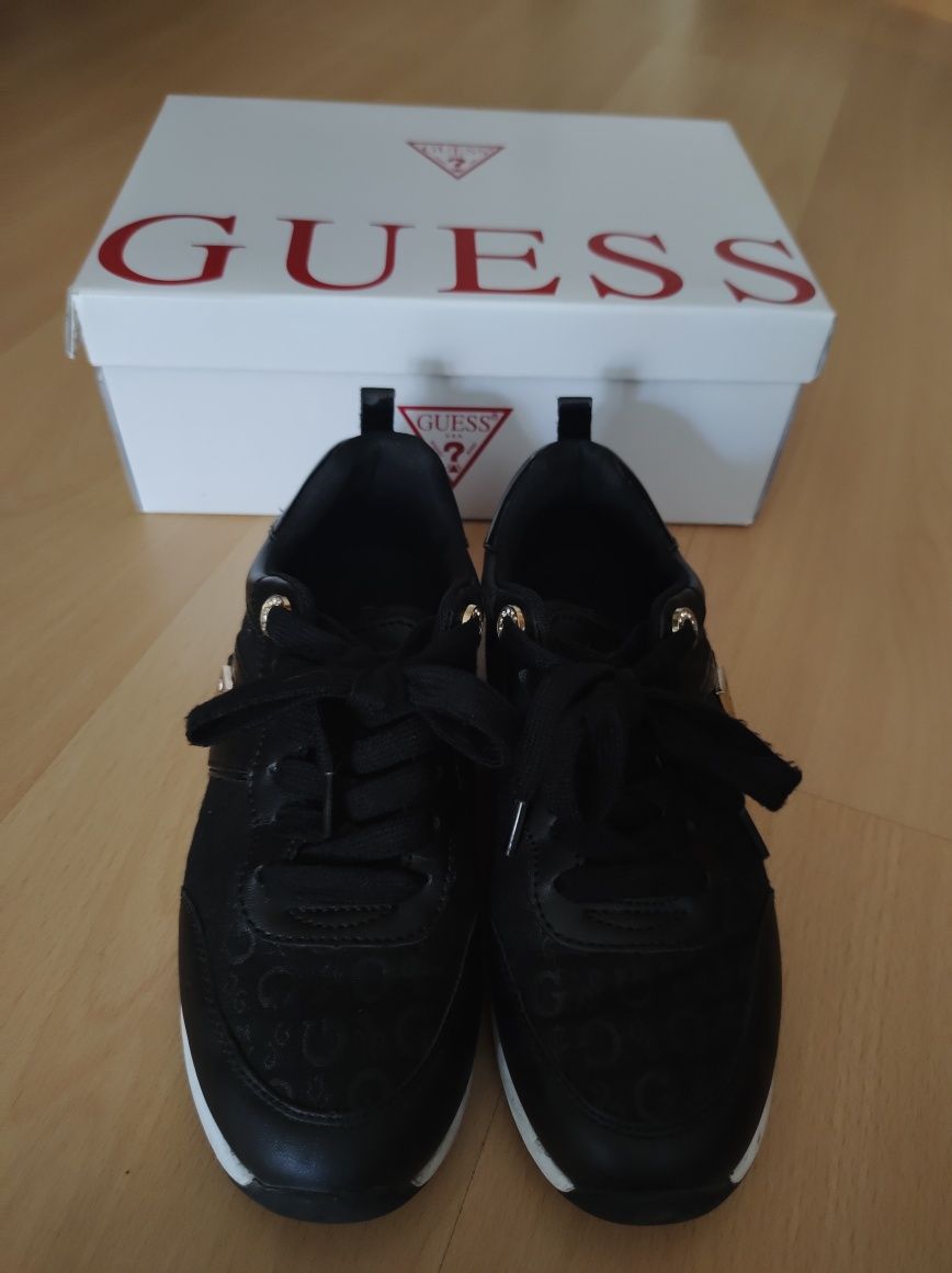 Tênis Guess pretos - Tam 38