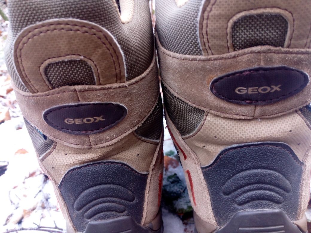 Zimowe buty chłopięce Geox rozmiar 34