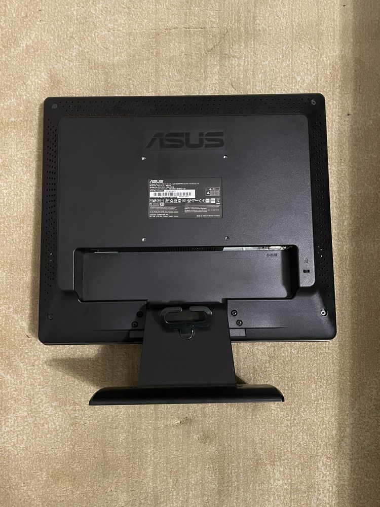 Монитор Asus 17’’ MM17D