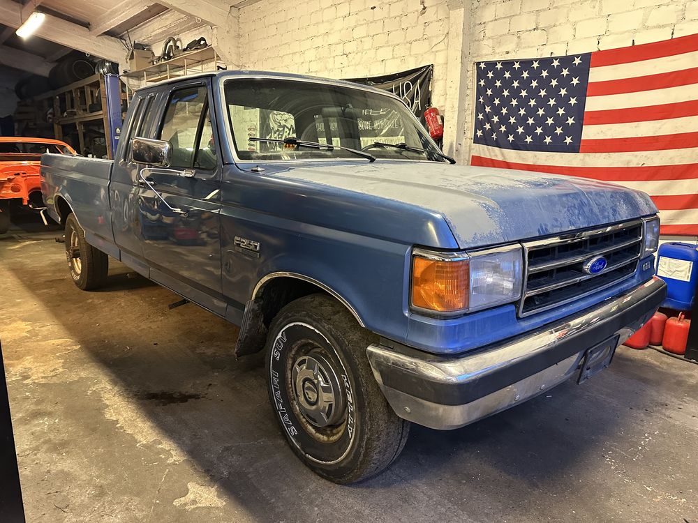 1990r Ford F250 XL 7.5 V8 RWD polecam!