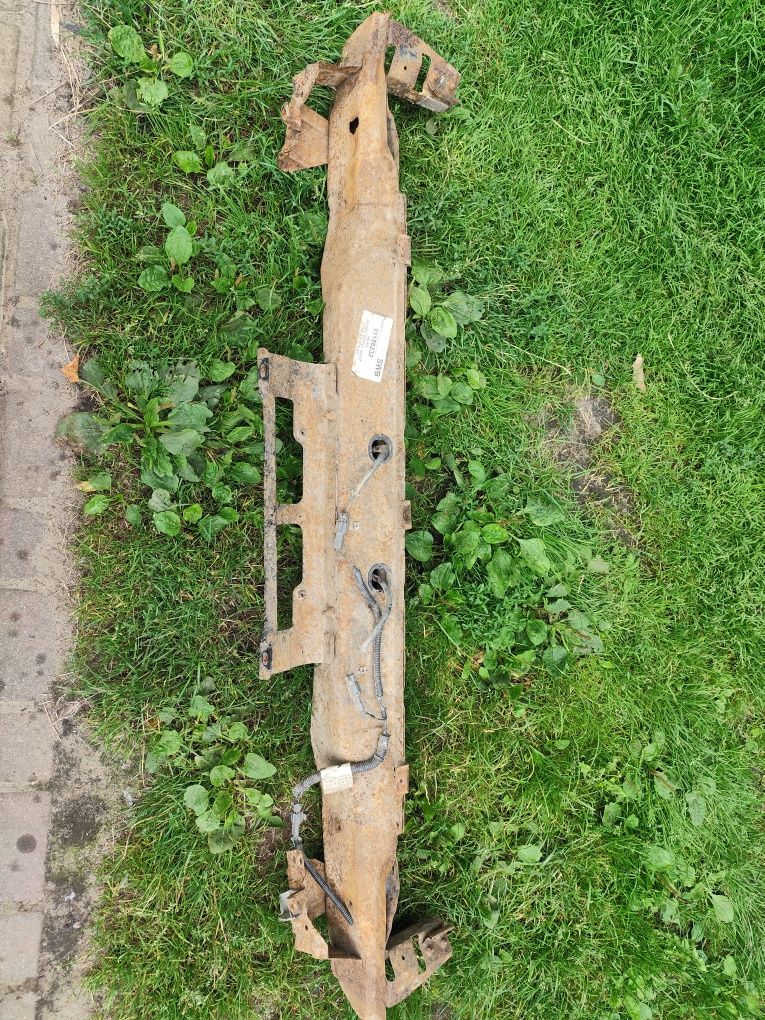 Opel Frontera B belka zderzaka tylnego tył