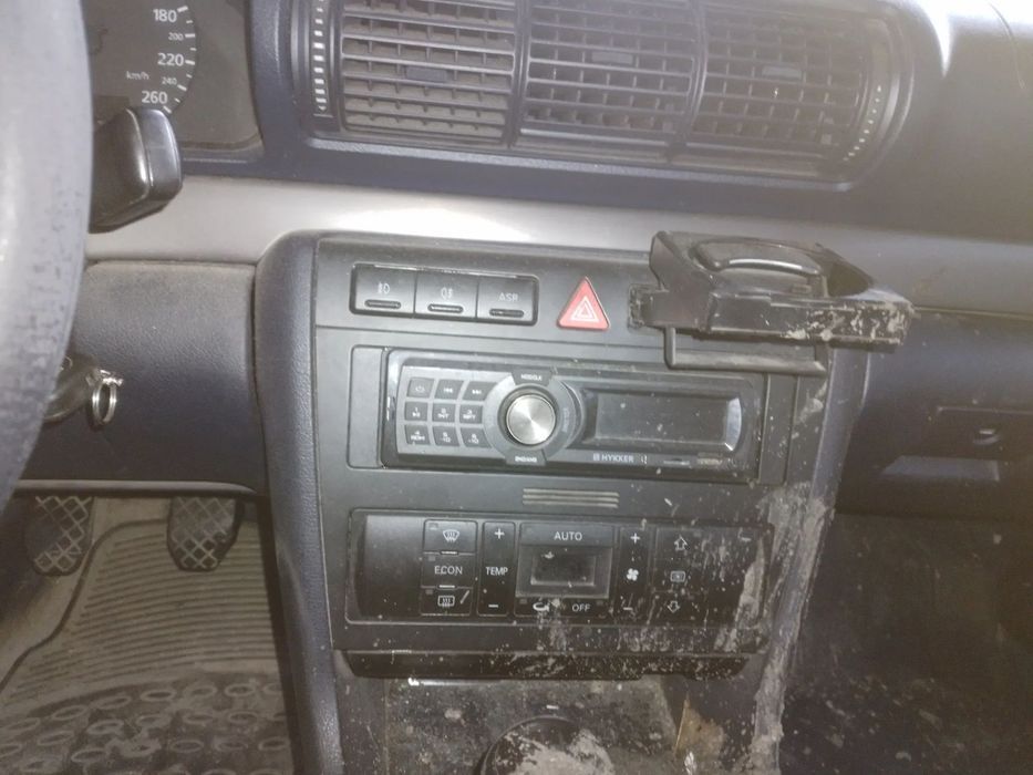 AUDI A4 B5 KOMBI 99-01  1.9 AJM   PANEL STEROWANIA NAWIEWU KLIMATYZACJI