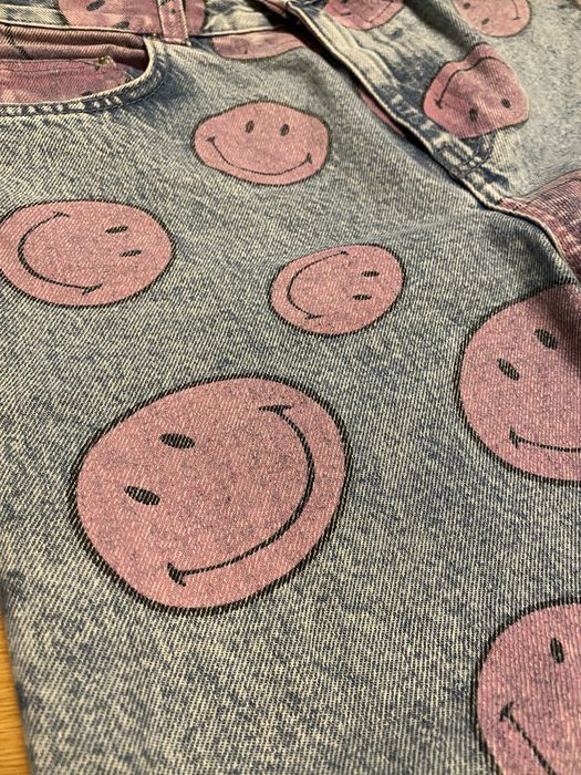 spodnie jeans smiley bershka