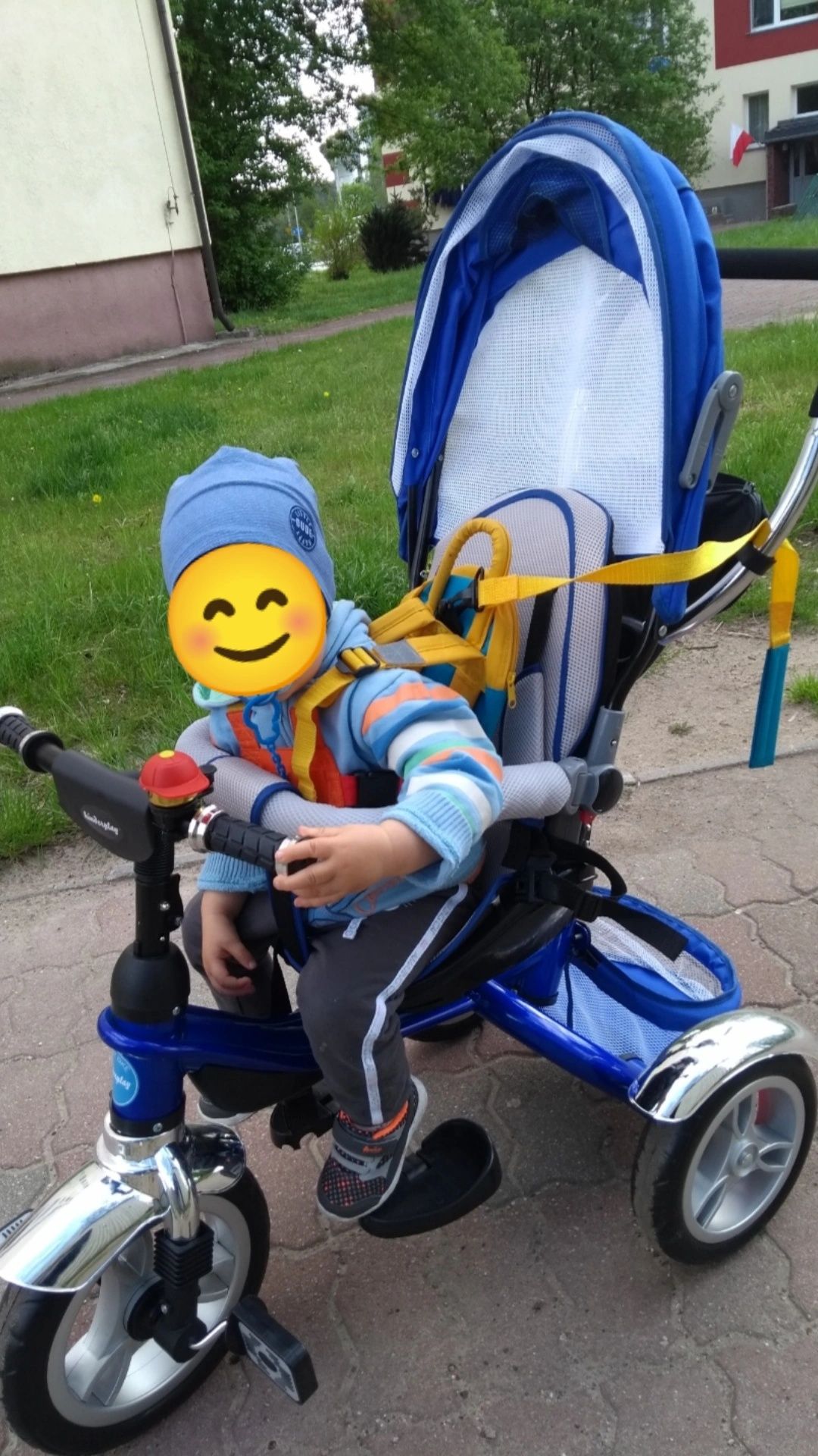 Rowerek trójkołowy z daszkiem