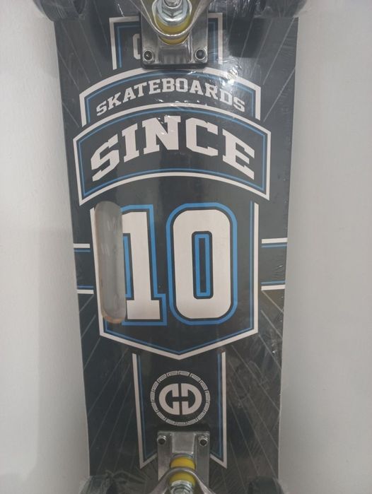 Skate Novo _ ainda plastificado -> prenda de aniversário / natal