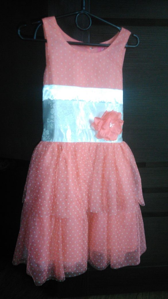 Святкова сукня в дитячий садок,на 5 років