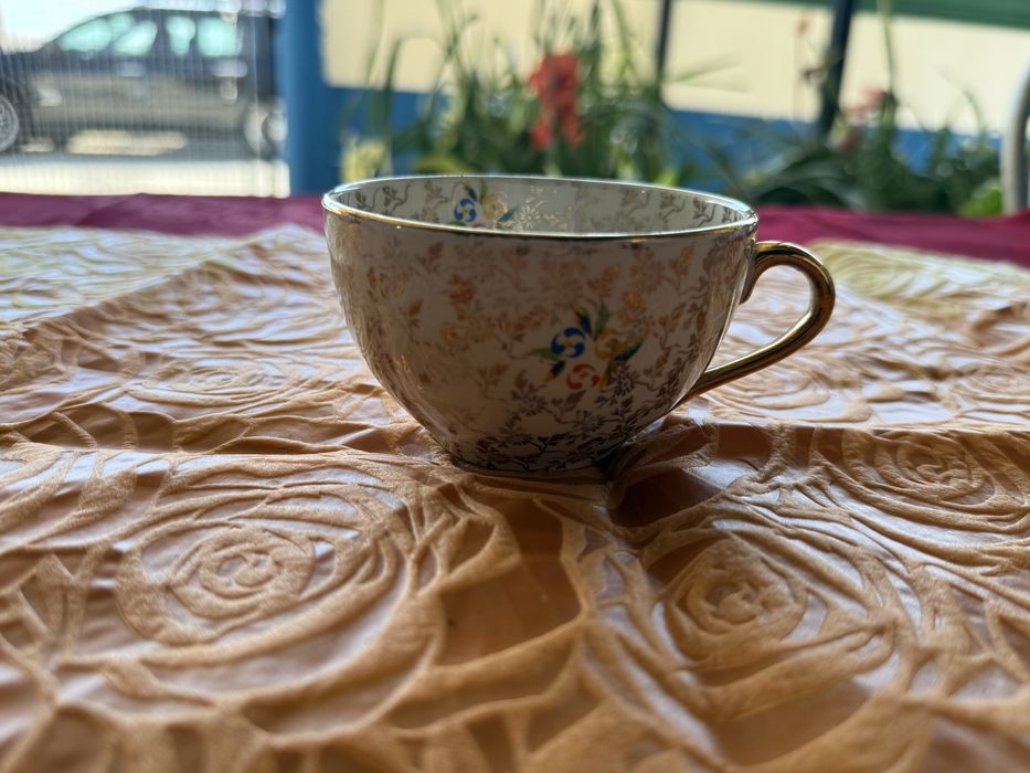 Chavena de porcelana antiga!